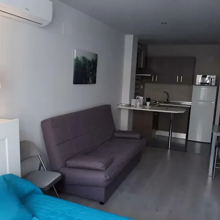 Calle Antonio Millon アパート