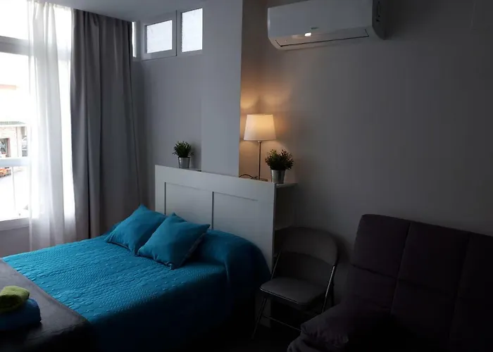 Calle Antonio Millon * נרחה