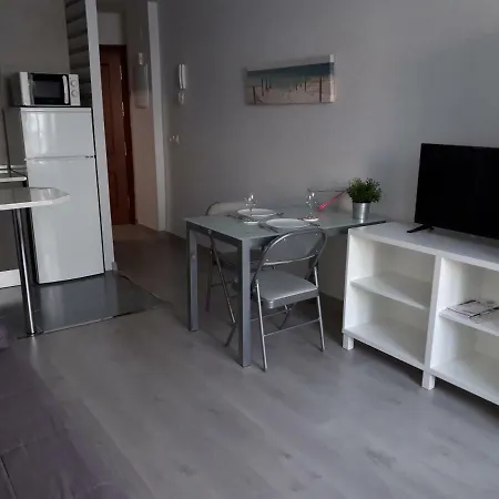 Calle Antonio Millon Апартаменты Нерха