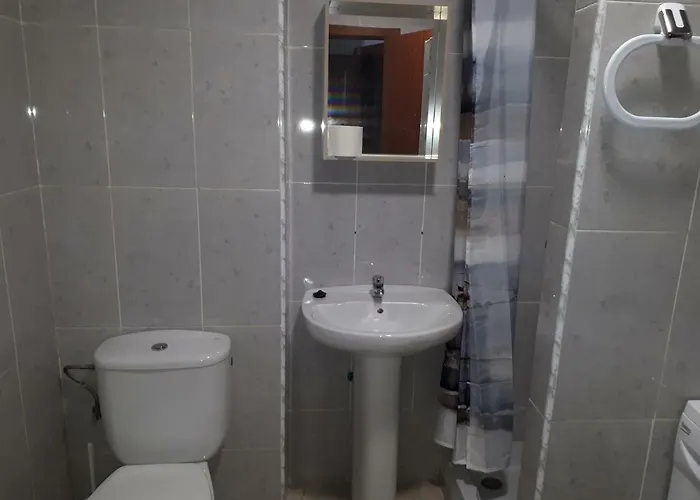 Calle Antonio Millon 内尔哈