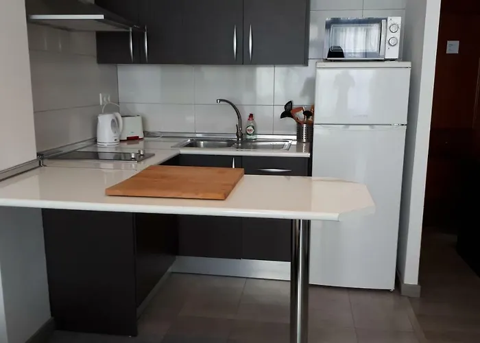 Calle Antonio Millon *